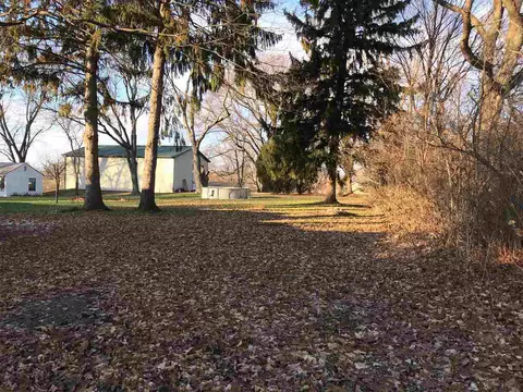 109 W Crow, Eureka, IL 61530 photo 12