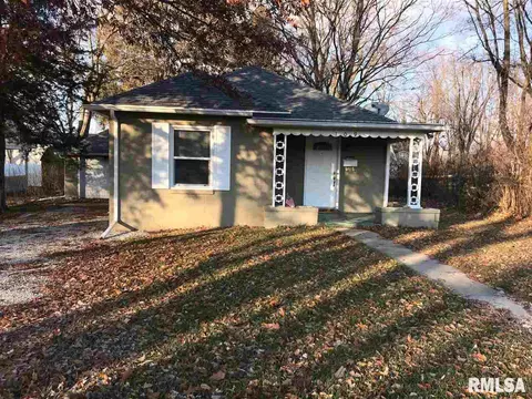 109 W Crow, Eureka, IL 61530 photo 14