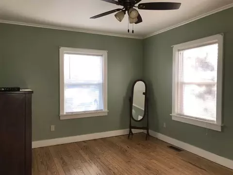 109 W Crow, Eureka, IL 61530 photo 8