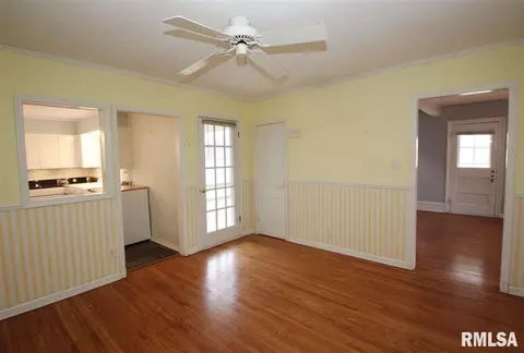 206 S Myers St, Eureka, IL 61530 photo 8