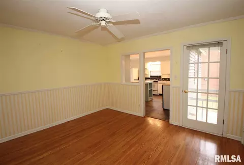 206 S Myers St, Eureka, IL 61530 photo 7