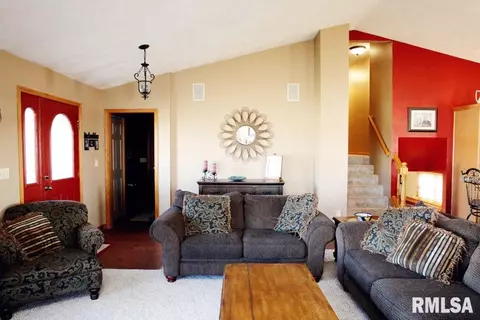 908 W Dennis Dr, Eureka, IL 61530 photo 8
