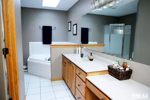 908 W Dennis Dr, Eureka, IL 61530 photo 26