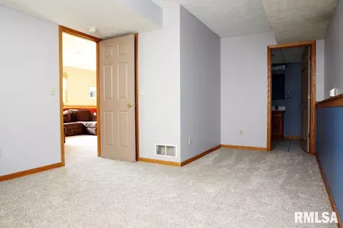 908 W Dennis Dr, Eureka, IL 61530 photo 30