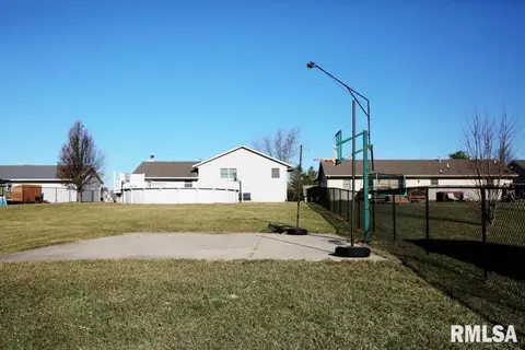 908 W Dennis Dr, Eureka, IL 61530 photo 29