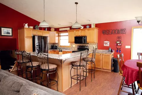 908 W Dennis Dr, Eureka, IL 61530 photo 3