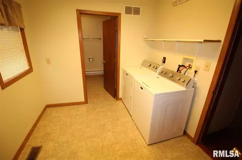 636 Maple Ave, Minonk, IL 61760 photo 27