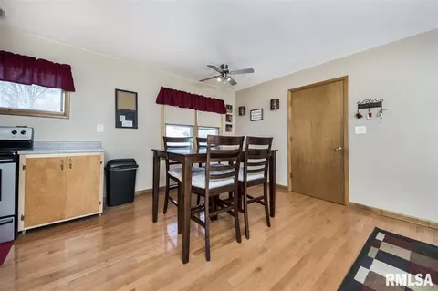1020 E Grant St, Macomb, IL 61455 photo 5