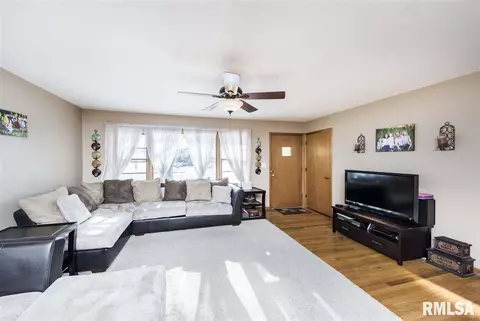 1020 E Grant St, Macomb, IL 61455 photo 4