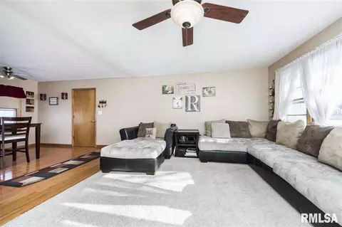 1020 E Grant St, Macomb, IL 61455 photo 8