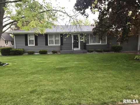 1020 E Grant St, Macomb, IL 61455 photo 1