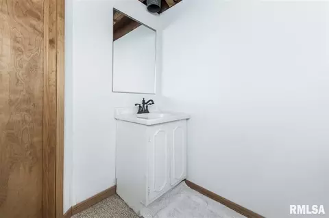 1020 E Grant St, Macomb, IL 61455 photo 25