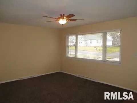 1924 E Princeton St, Peoria, IL 61614 photo 11
