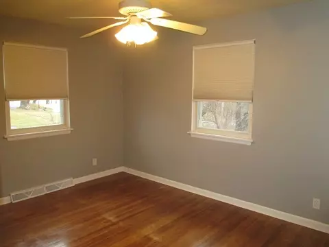 1924 E Princeton St, Peoria, IL 61614 photo 16