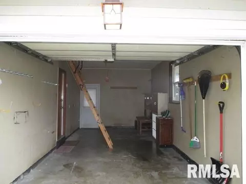 1924 E Princeton St, Peoria, IL 61614 photo 30