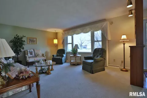 838 Sunset Rd, Morton, IL 61550 photo 2