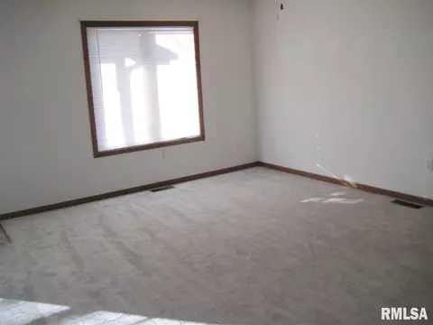 209 Easy St, Washington, IL 61571 photo 4