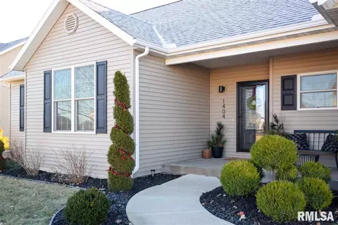 1404 Willow Dr, Washington, IL 61571 photo 1
