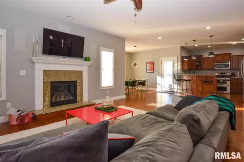 1404 Willow Dr, Washington, IL 61571 photo 4