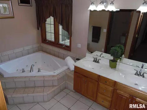 6905 W Saddlebrook Dr, Mapleton, IL 61547 photo 36