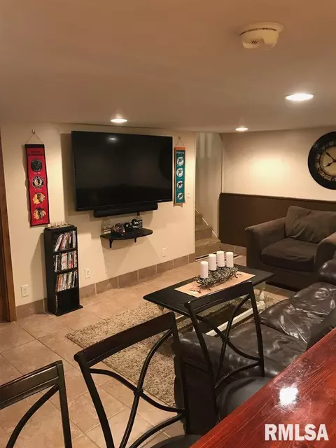 314 S Dudley St, Macomb, IL 61455 photo 21