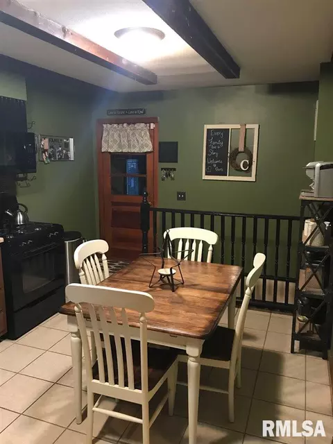 314 S Dudley St, Macomb, IL 61455 photo 8