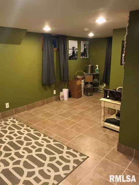 314 S Dudley St, Macomb, IL 61455 photo 29