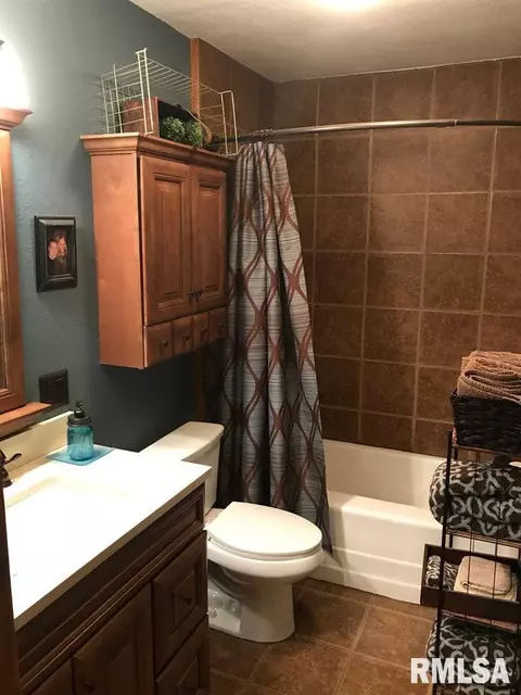 314 S Dudley St, Macomb, IL 61455 photo 17
