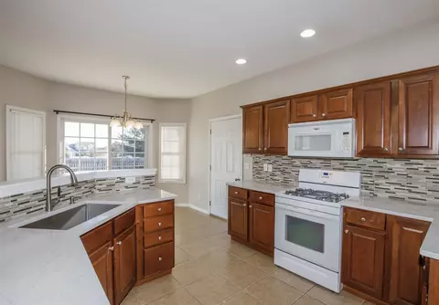 1508 Redbrook Ct, Metamora, IL 61548 photo 7