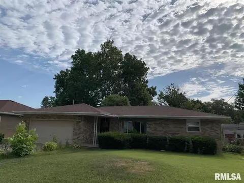 720 S Kickapoo Ln, Peoria, IL 61604 photo 1