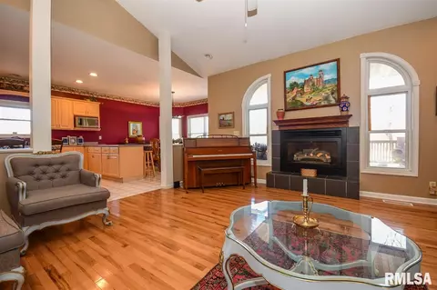 4612 S Canterbury St, Mapleton, IL 61547 photo 4