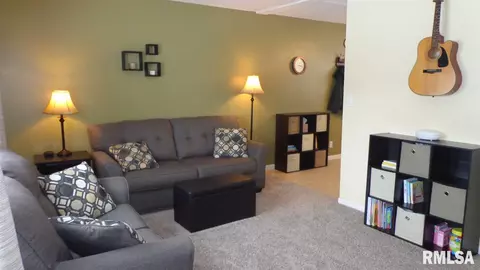 305 E Bittersweet, Washington, IL 61571 photo 5
