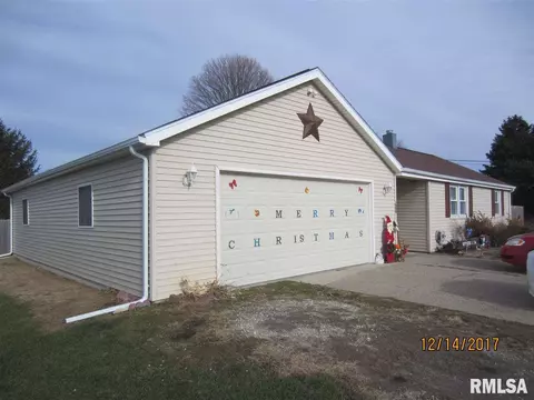 1250 W Main St, Fairview, IL 61432 photo 3