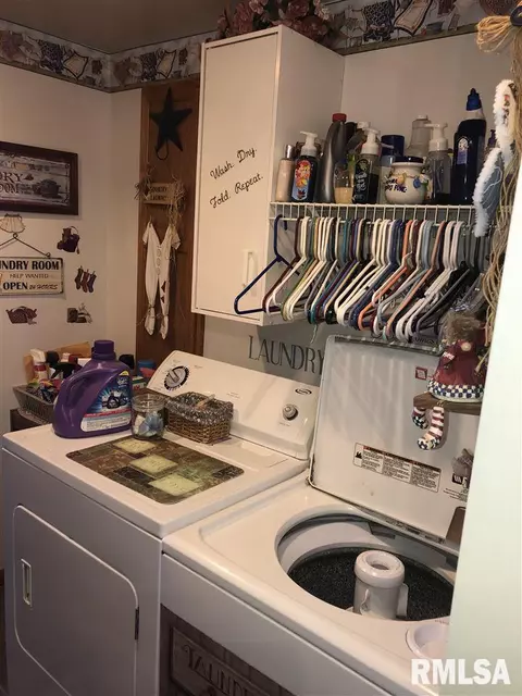 1250 W Main St, Fairview, IL 61432 photo 7