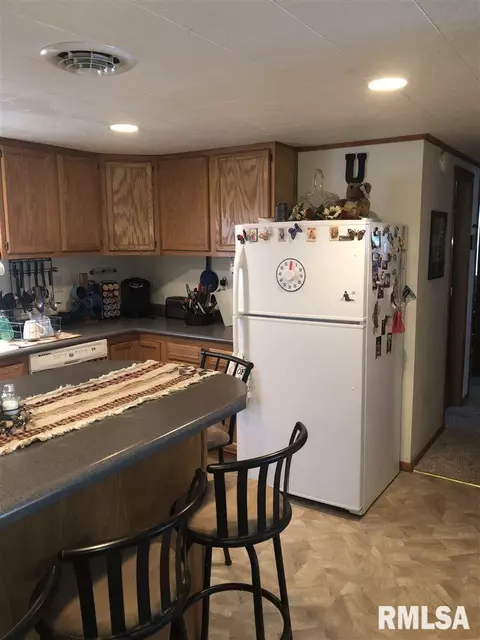 1250 W Main St, Fairview, IL 61432 photo 5