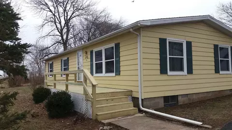101 Wingate Dr, Avon, IL 61415 photo 1