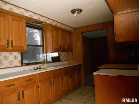 407 S Ward St, Macomb, IL 61455 photo 3