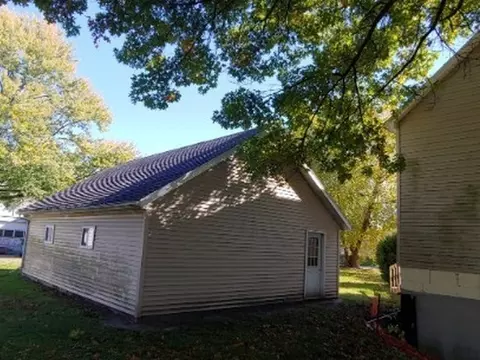 320 E Pierce, Macomb, IL 61455 photo 4