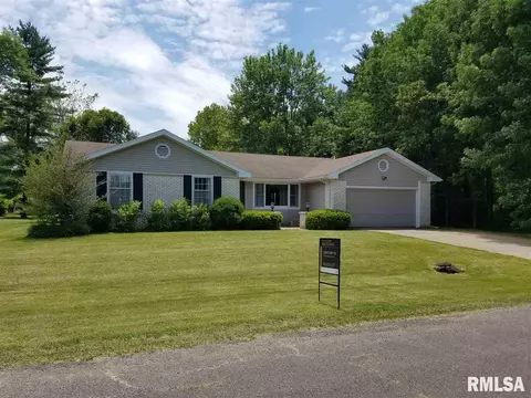 118 Timberview Dr, Macomb, IL 61455 photo 1