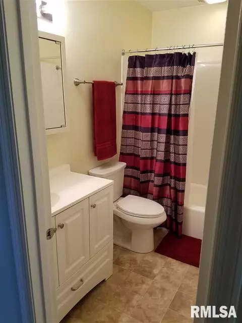 118 Timberview Dr, Macomb, IL 61455 photo 13