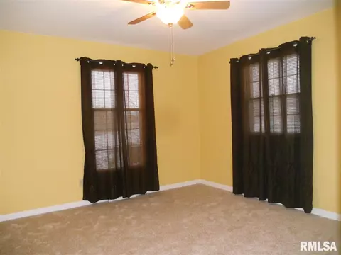 118 Timberview Dr, Macomb, IL 61455 photo 11