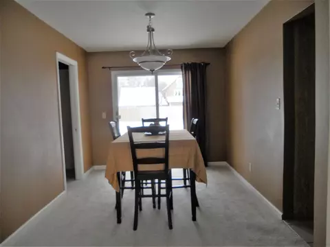 118 Timberview Dr, Macomb, IL 61455 photo 7