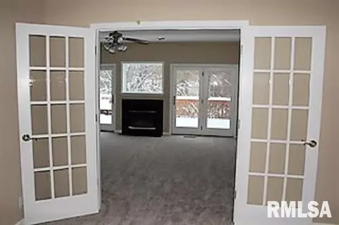 501 Hampton Ct, Metamora, IL 61548 photo 7