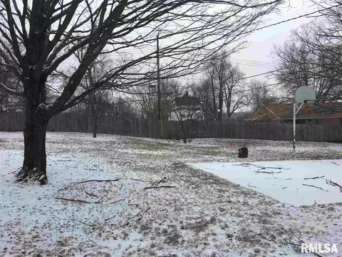 311 E Pearson, Eureka, IL 61530 photo 4