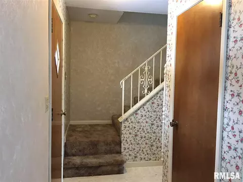 311 E Pearson, Eureka, IL 61530 photo 10