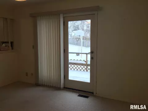311 E Pearson, Eureka, IL 61530 photo 22