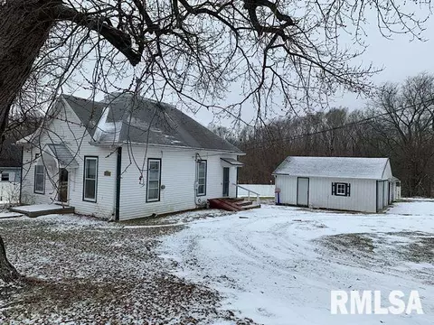 1943 Grant, Lowpoint, IL 61545 photo 2