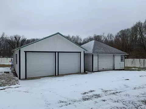 1943 Grant, Lowpoint, IL 61545 photo 3