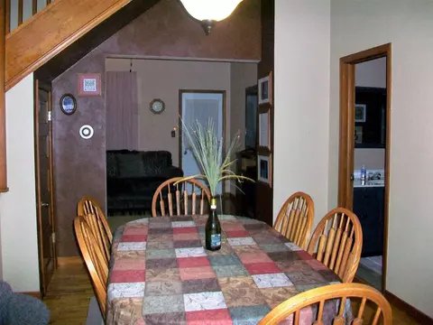 864 E Walnut St, Canton, IL 61520 photo 16