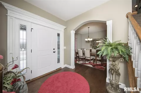 210 Shadow Crk, Washington, IL 61571 photo 2